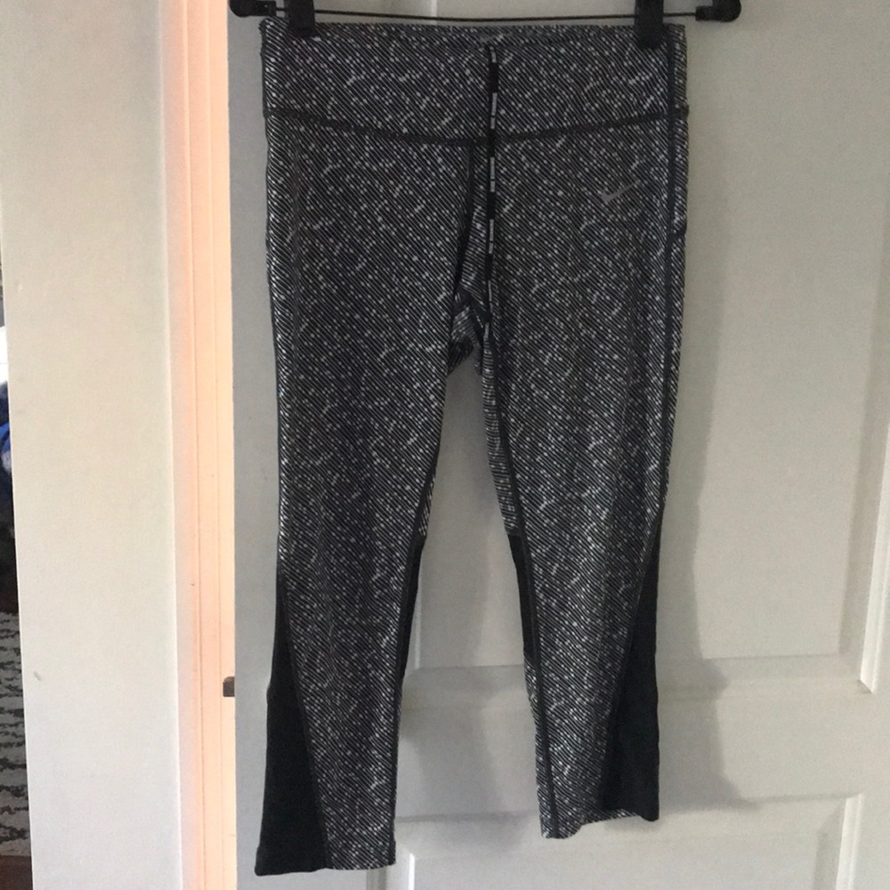 Nike Patterned Crop Legging